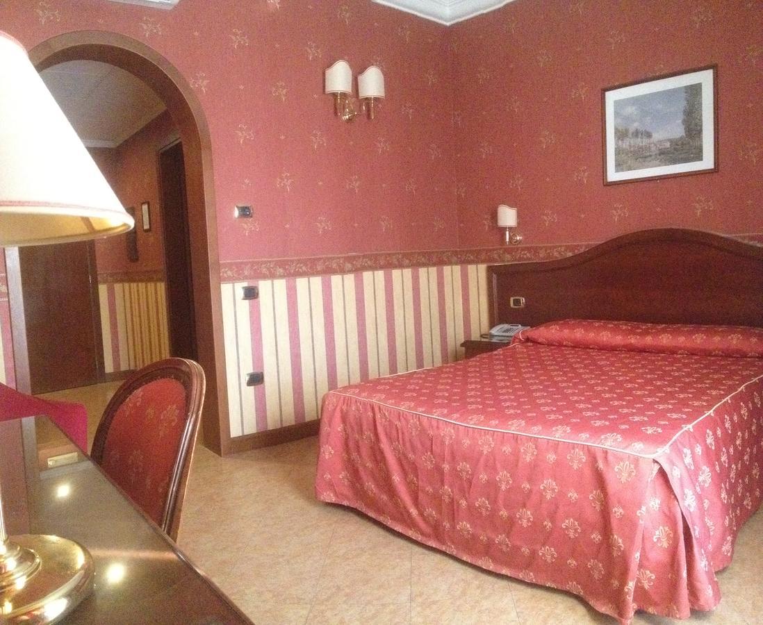 Al Boschetto Hotel Castel Volturno Exterior foto
