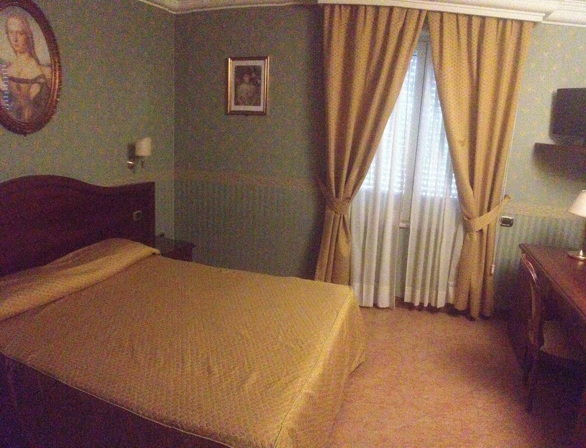 Al Boschetto Hotel Castel Volturno Exterior foto